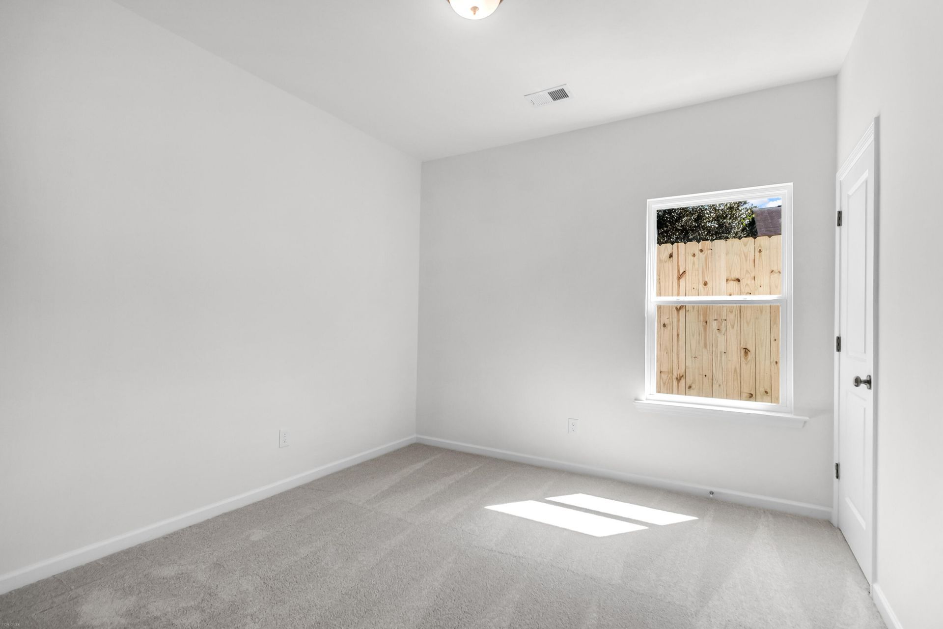 2025 Riverview Avenue Photo 24