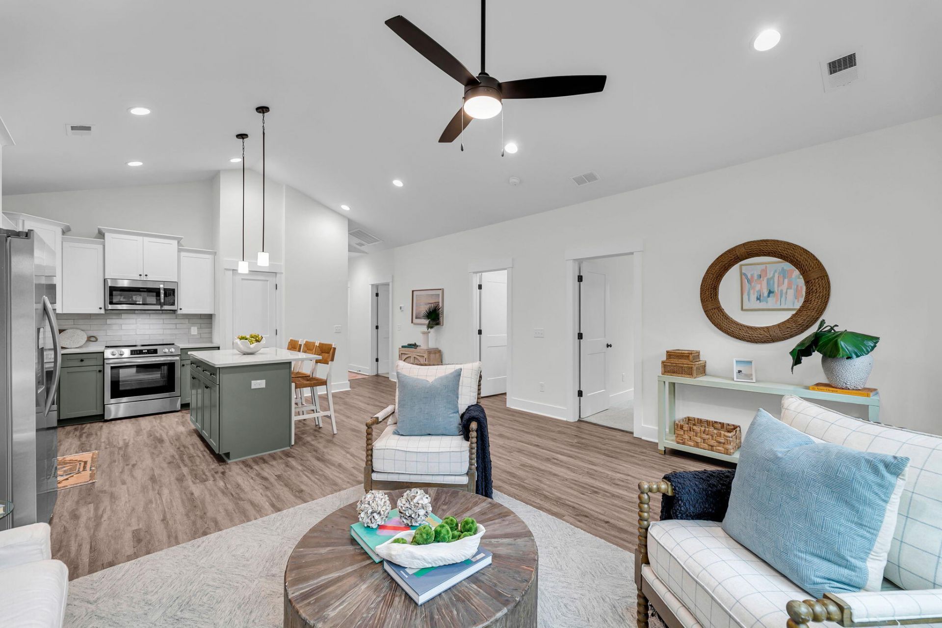 2025 Riverview Avenue Photo 4