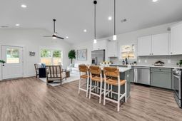 2025 Riverview Avenue photo 4