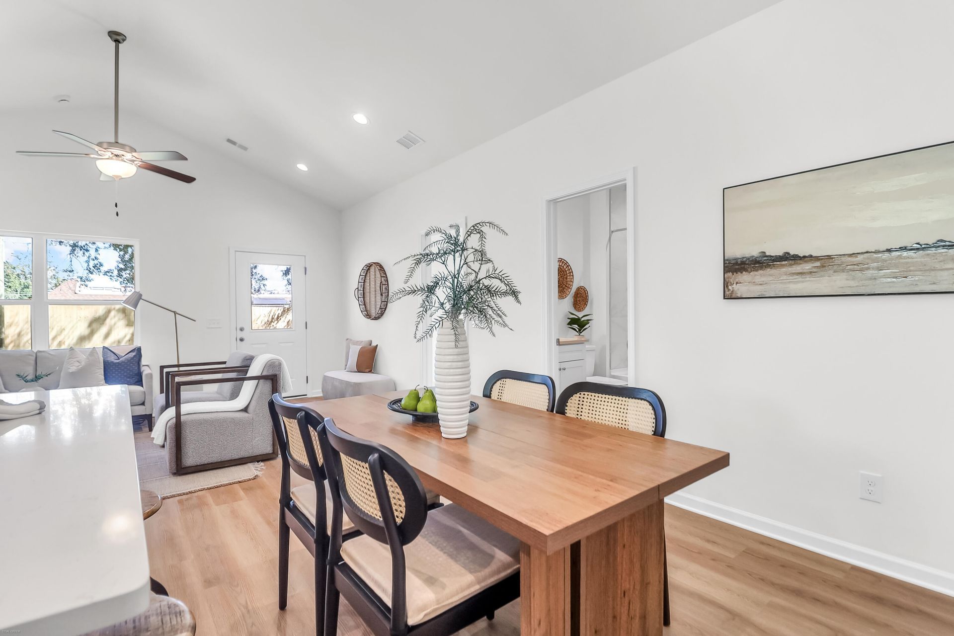 2025 Riverview Avenue Photo 5