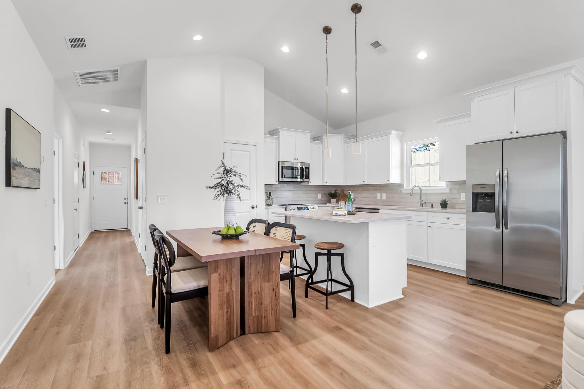 2025 Riverview Avenue Photo 8