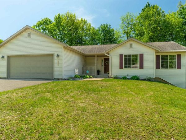6607 CAVIN DRIVE, Wausau, WI 54401