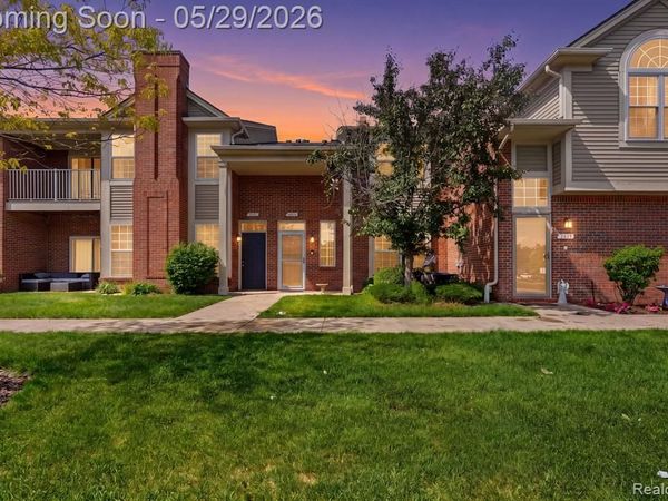 2287 Leighton Drive, Shelby Twp, MI 48317