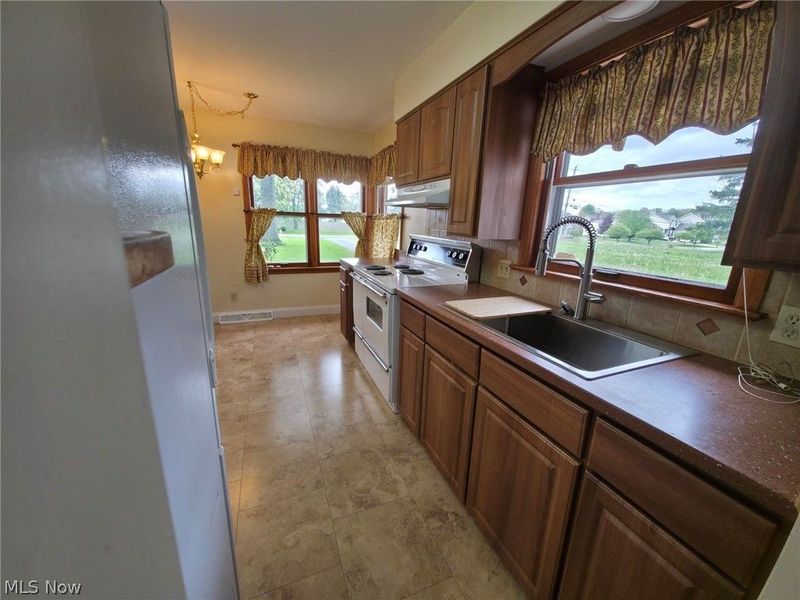 1478 Lockwood Road, Barberton, OH 44203 Photo 6