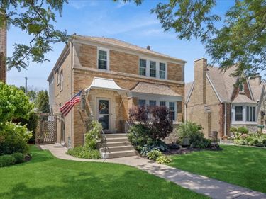 3242 N New England Avenue, Chicago, IL 60634
