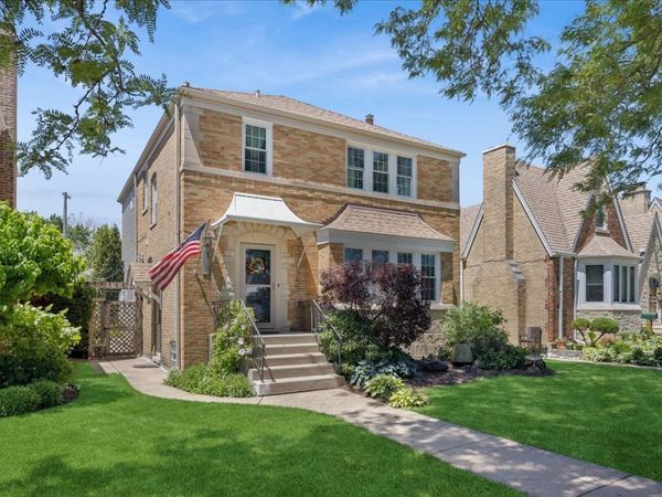 3242 N New England Avenue, Chicago, IL 60634