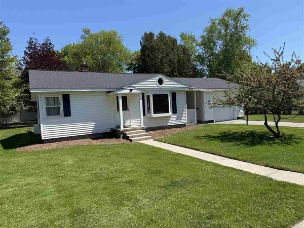 406 Burns Street, Charlevoix, MI 49720
