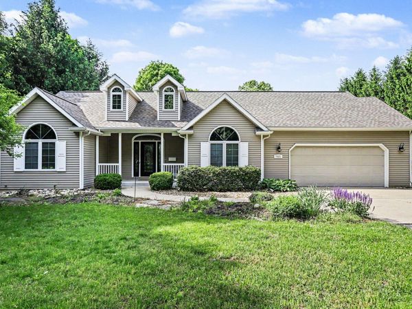 7921 W O Avenue, Kalamazoo, MI 49009