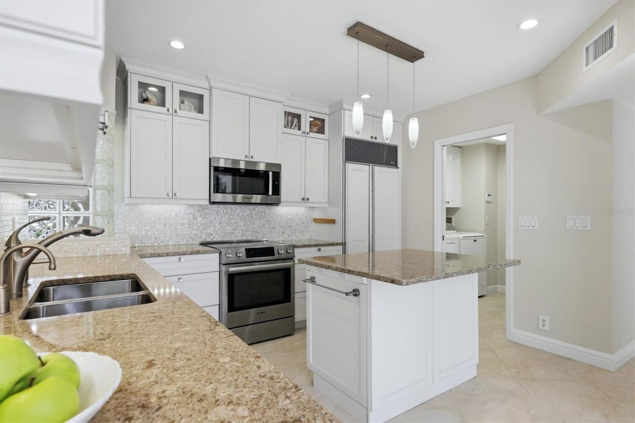 200 Cocoanut Avenue, Unit 5, Sarasota, FL 34236 Photo