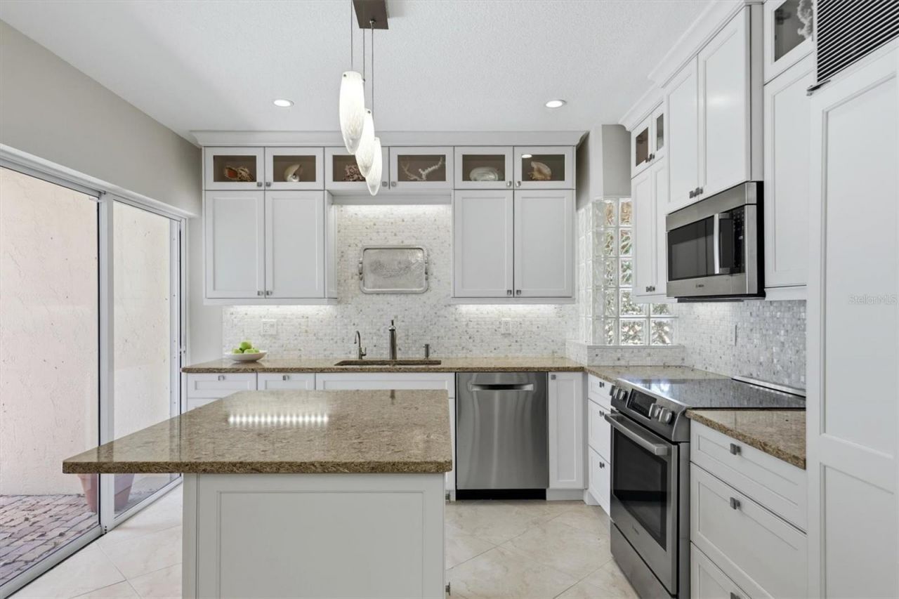 200 Cocoanut Avenue, Unit 5, Sarasota, FL 34236 Photo