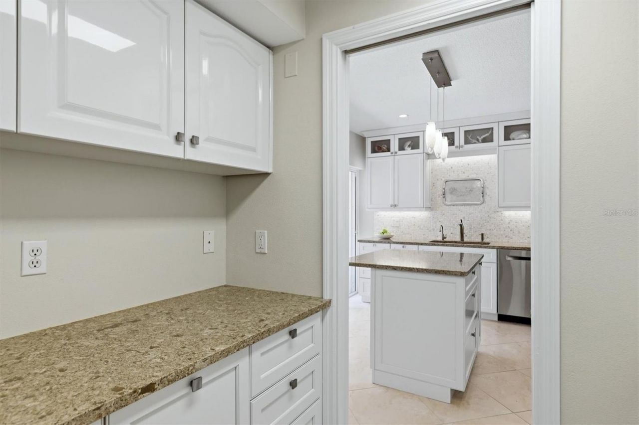 200 Cocoanut Avenue, Unit 5, Sarasota, FL 34236 Photo