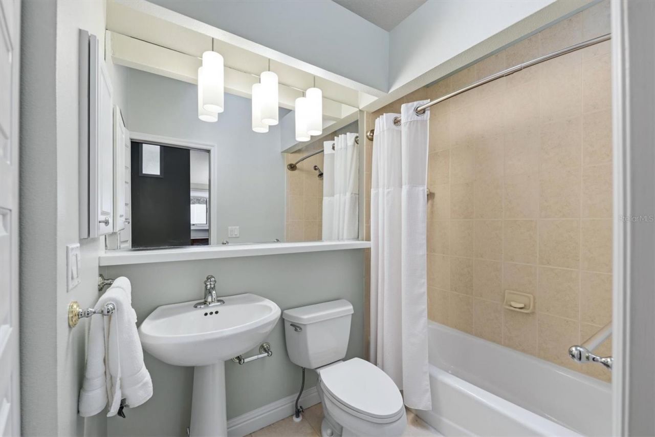 200 Cocoanut Avenue, Unit 5, Sarasota, FL 34236 Photo