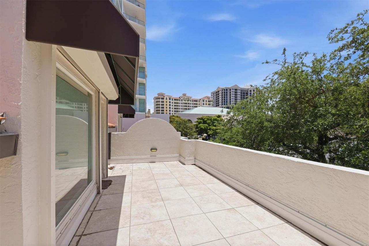 200 Cocoanut Avenue, Unit 5, Sarasota, FL 34236 Photo