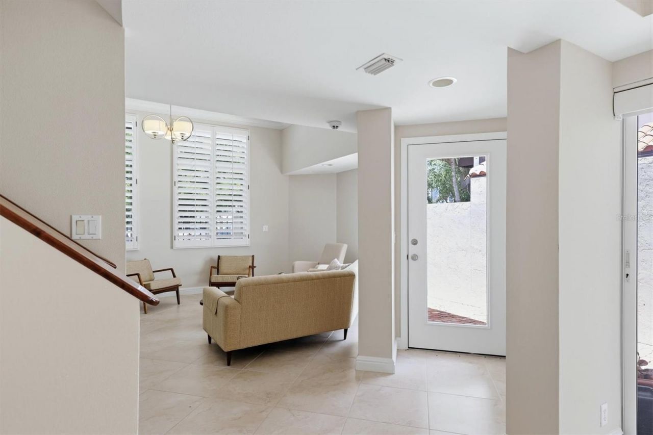 200 Cocoanut Avenue, Unit 5, Sarasota, FL 34236 Photo