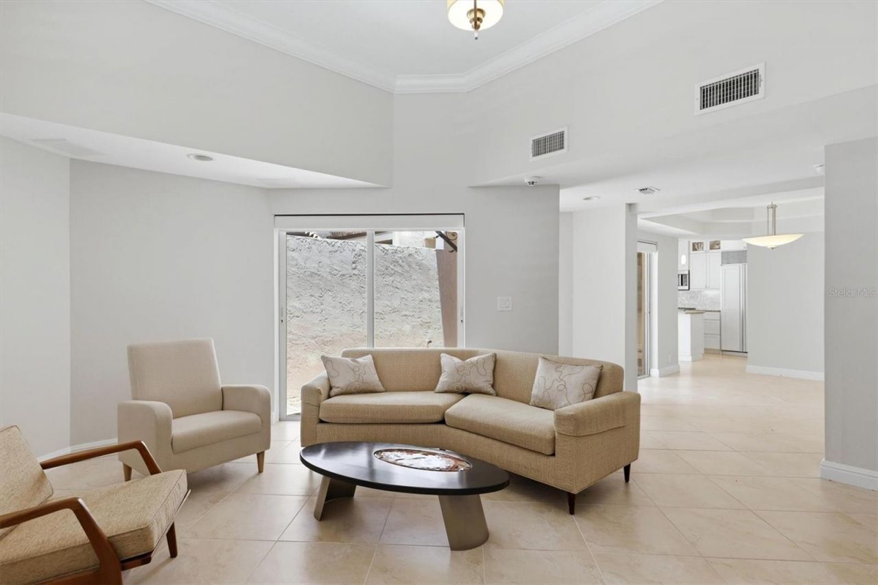 200 Cocoanut Avenue, Unit 5, Sarasota, FL 34236 Photo