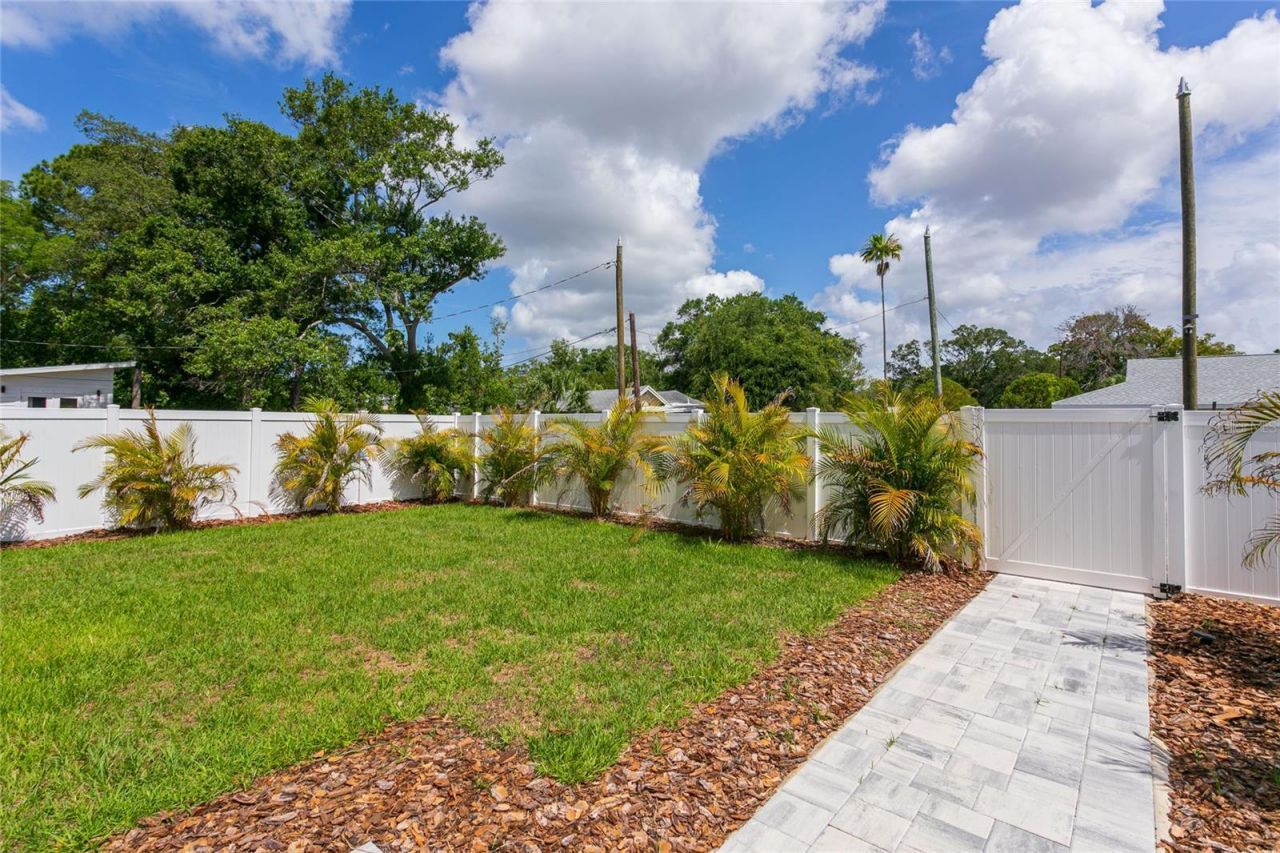 4613 Queensboro Avenue S, Saint Petersburg, FL 33711 Photo