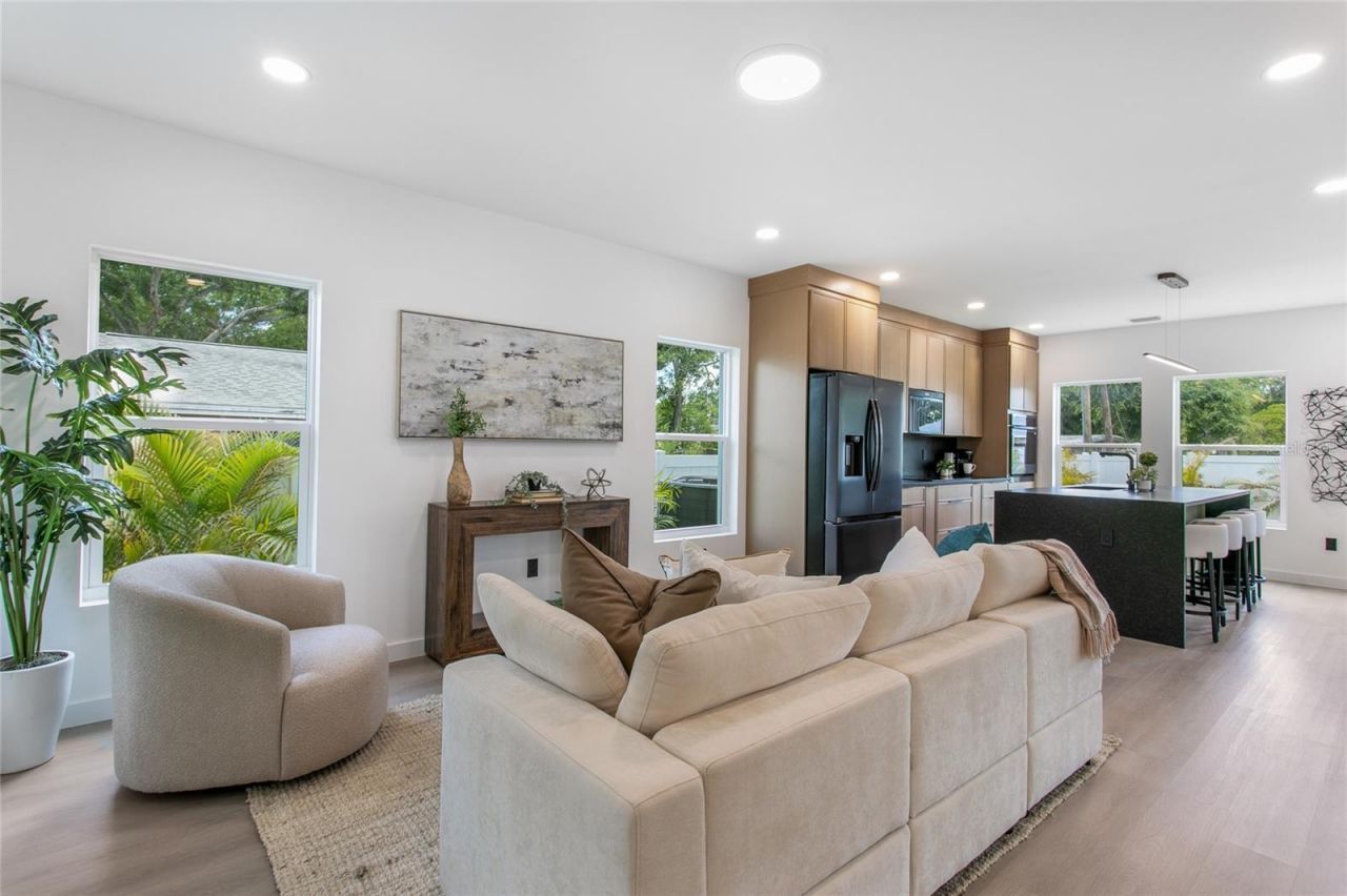 4613 Queensboro Avenue S, Saint Petersburg, FL 33711 Photo