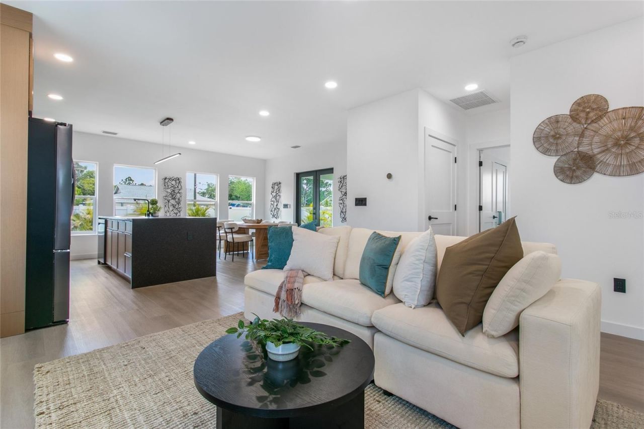 4613 Queensboro Avenue S, Saint Petersburg, FL 33711 Photo