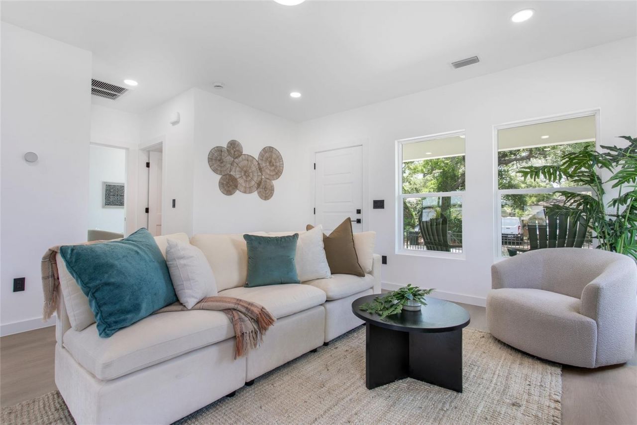 4613 Queensboro Avenue S, Saint Petersburg, FL 33711 Photo