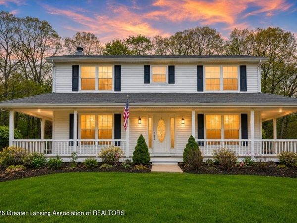301 Windy Rush Lane, DeWitt, MI 48820