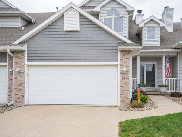 10660 Sharon Circle, Urbandale, IA 50322