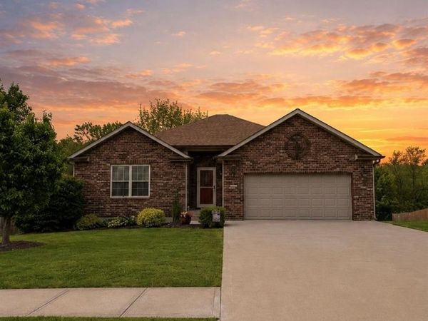 807 Charles Street, Knob Noster, MO 65336