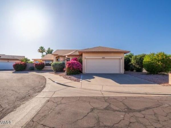 18816 N 3RD Avenue, Phoenix, AZ 85027