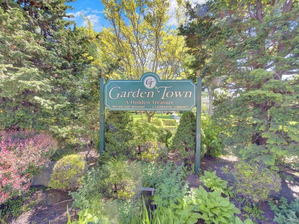 1209 E Broadway, Unit D23, Hewlett, NY 11557