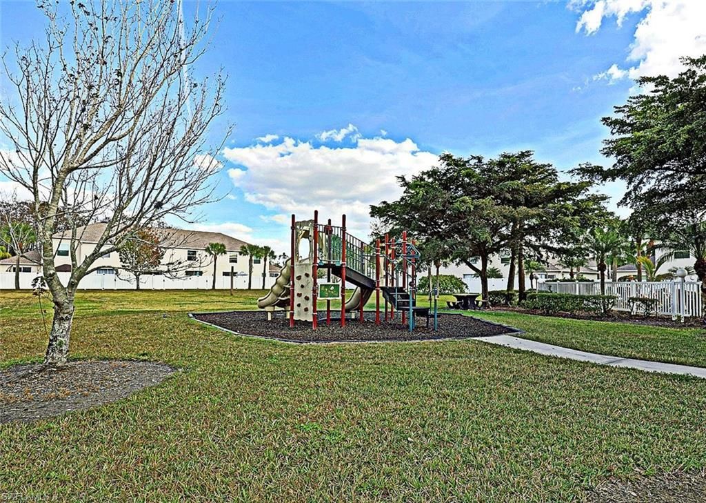 3647 Pine Oak Cir, Unit 107, Fort Myers, FL 33916 Photo