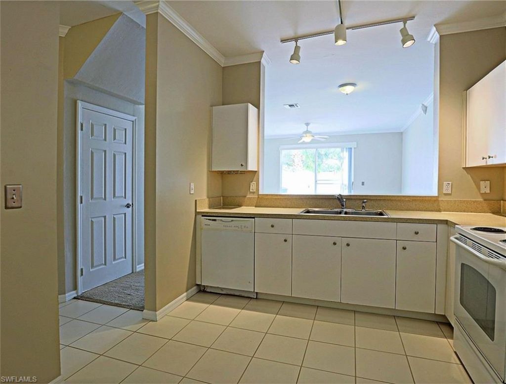 3647 Pine Oak Cir, Unit 107, Fort Myers, FL 33916 Photo
