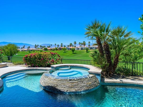 371 Tomahawk Drive, Palm Desert, CA 92211