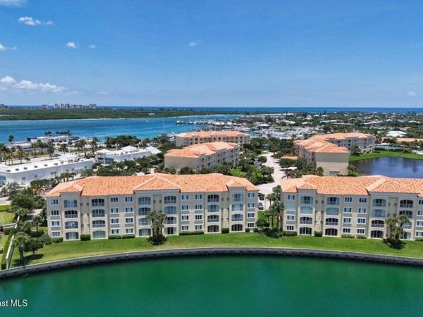 34 Harbour Isle Drive W , Unit 204, Fort Pierce, FL 34949