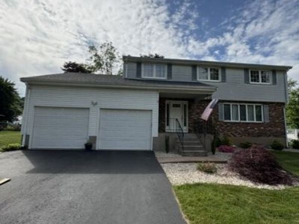 17 Lancaster, Cromwell, CT 06416