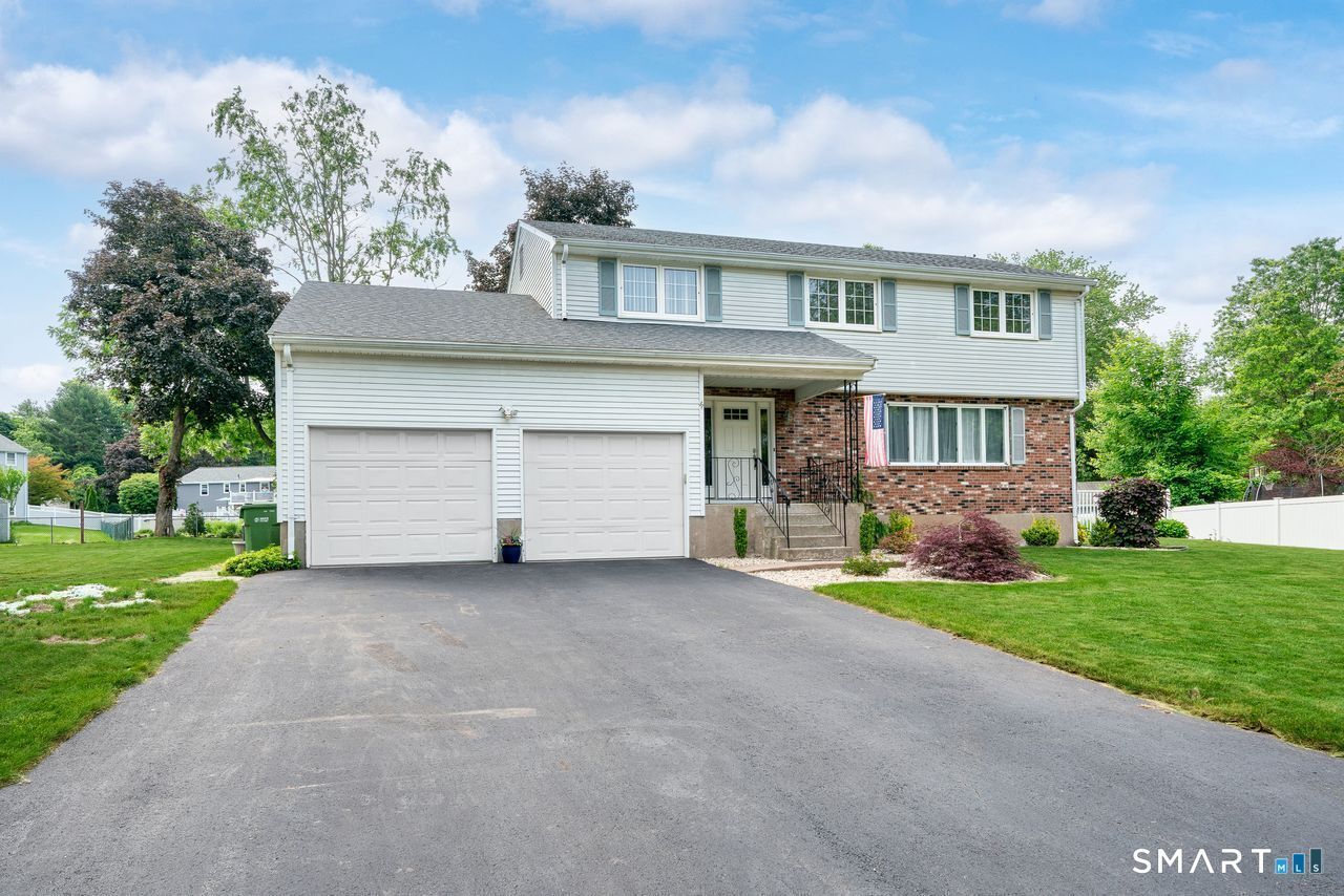 17 Lancaster, Cromwell, CT 06416 Main Photo