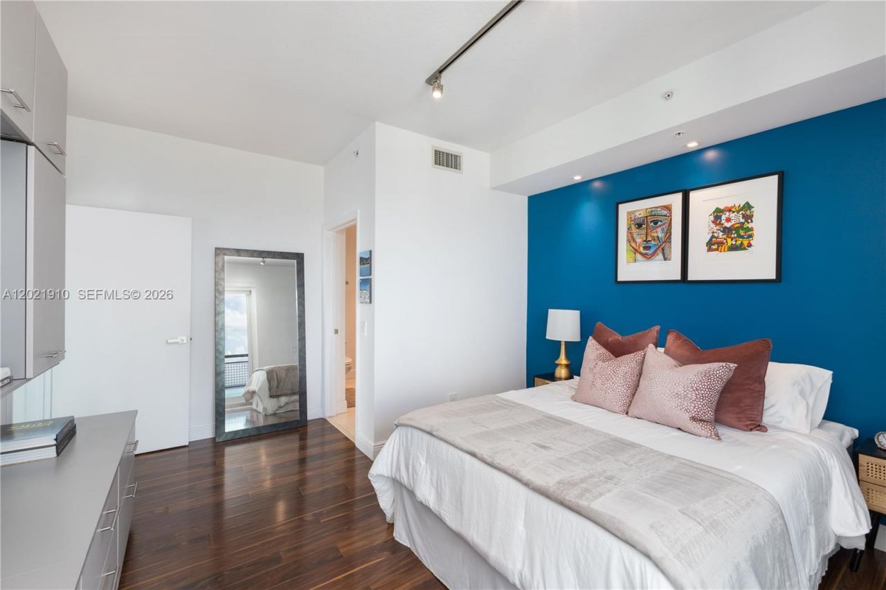 60 SW 13th St , Unit 4613, Miami, FL 33130 Photo