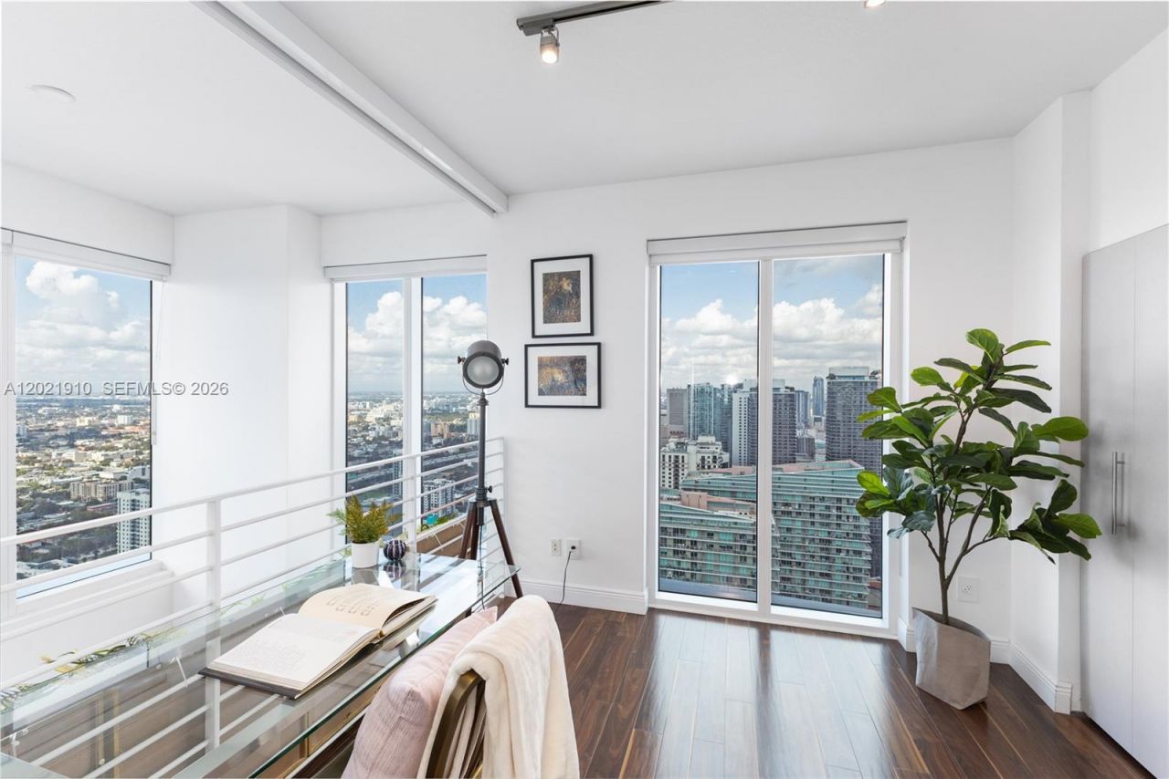 60 SW 13th St , Unit 4613, Miami, FL 33130 Photo