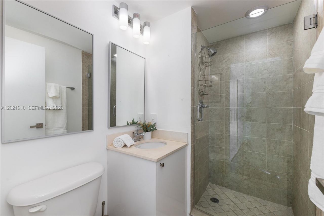 60 SW 13th St , Unit 4613, Miami, FL 33130 Photo