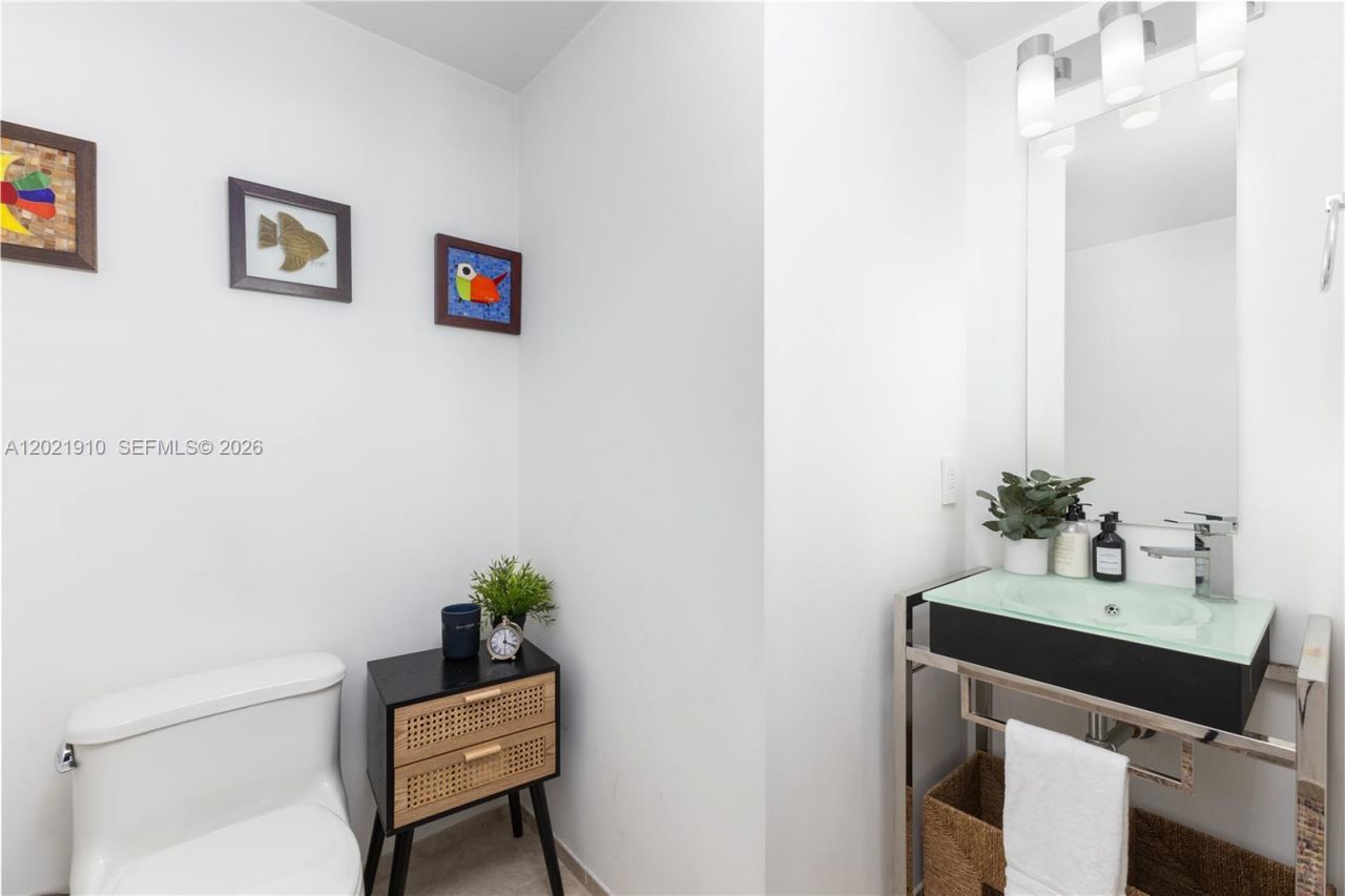 60 SW 13th St , Unit 4613, Miami, FL 33130 Photo