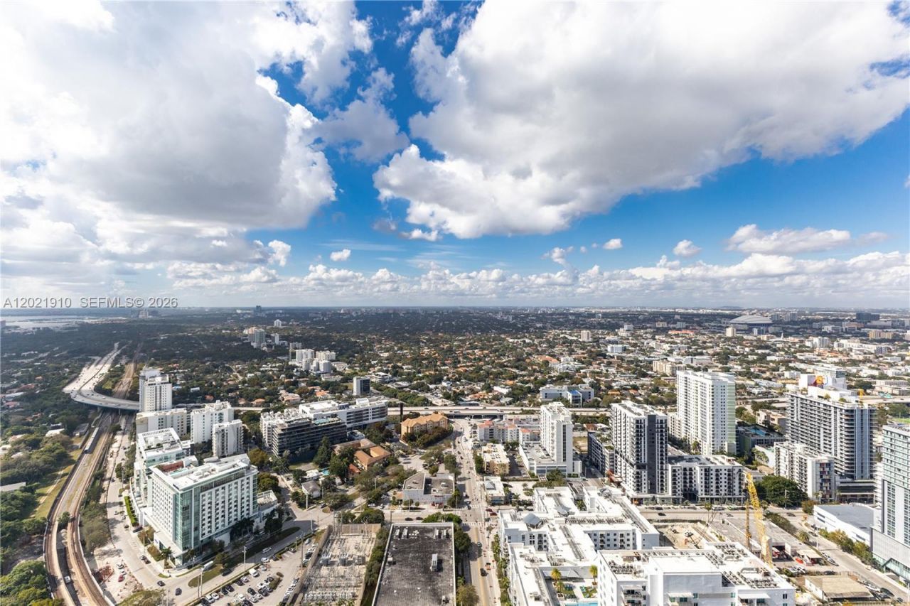60 SW 13th St , Unit 4613, Miami, FL 33130 Photo