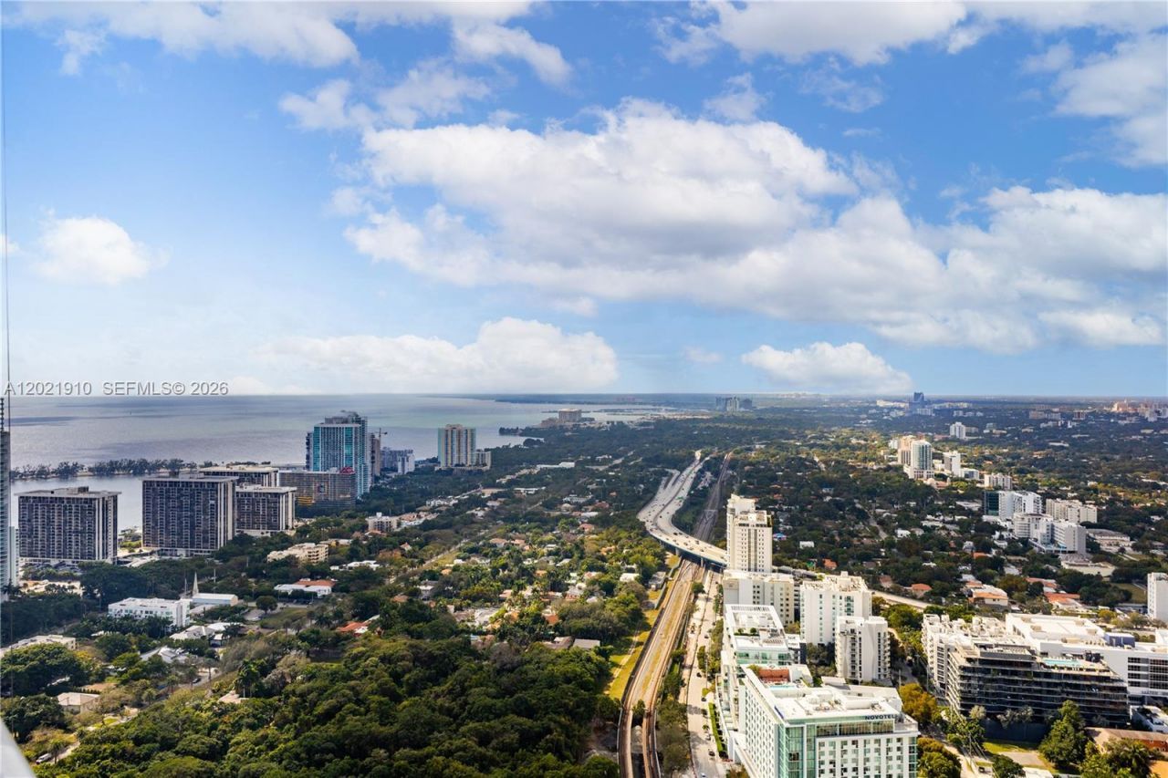 60 SW 13th St , Unit 4613, Miami, FL 33130 Photo