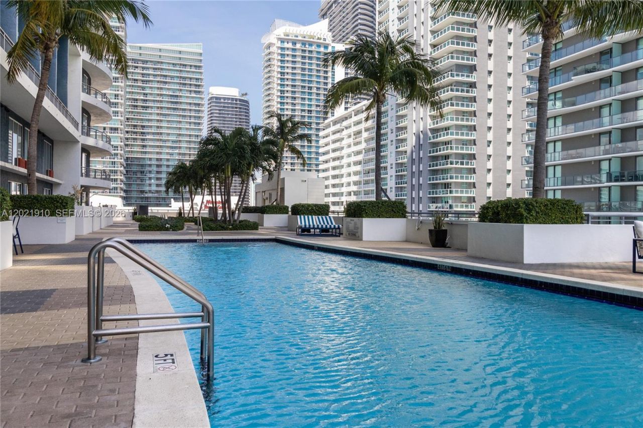 60 SW 13th St , Unit 4613, Miami, FL 33130 Photo