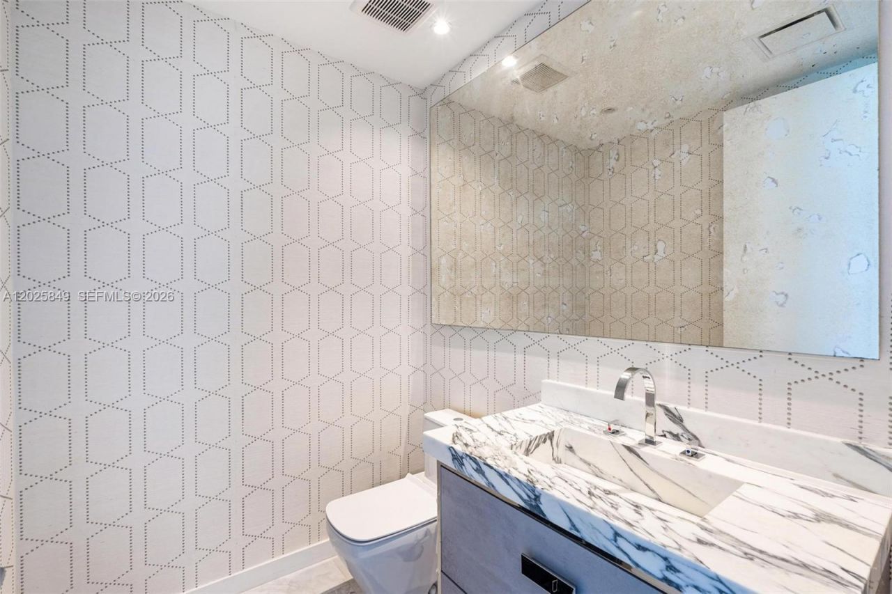 15701 Collins Ave, Unit 802, Sunny Isles Beach, FL 33160 Photo