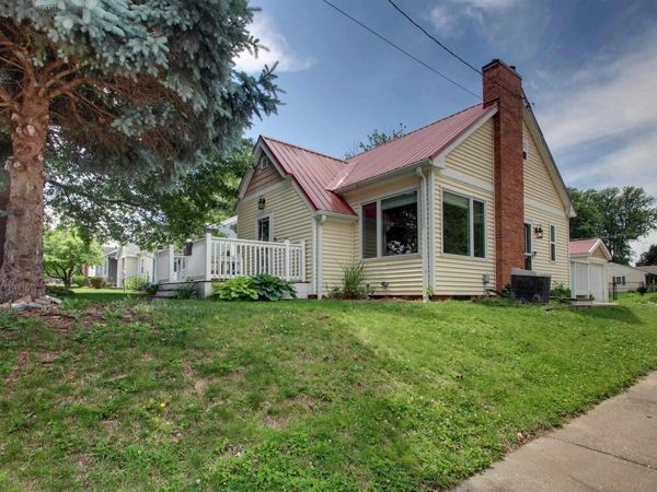 1300 S 24TH Street, Quincy, IL 62301