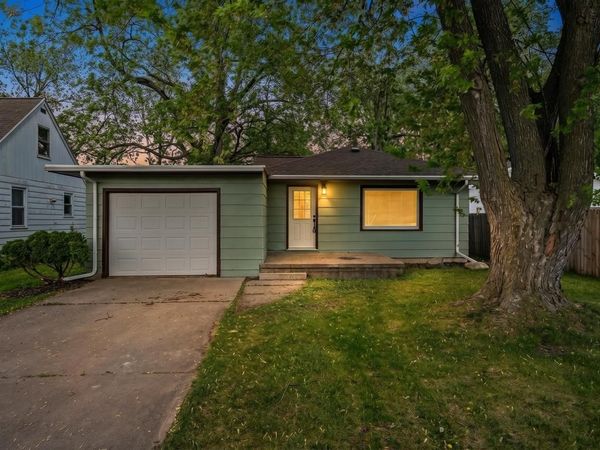 1322 BROAD STREET, Oshkosh, WI 54901