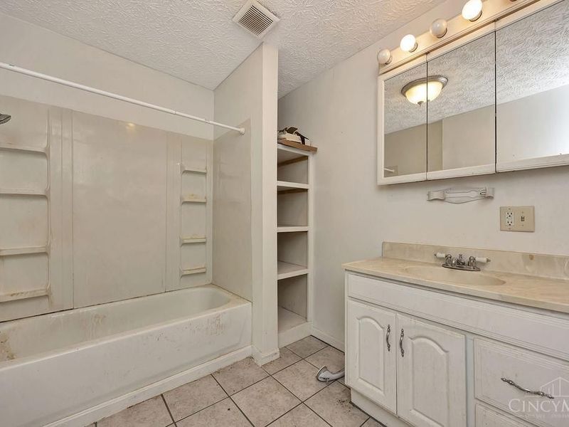 3120 Illinois Ave, Middletown, OH 45042 Photo 4