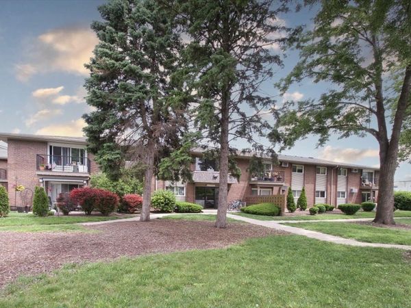 2300 Old Tavern Road , Unit 203, Lisle, IL 60532