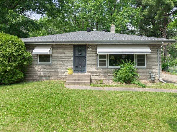 1751 Larpenteur Avenue E, Maplewood, MN 55109