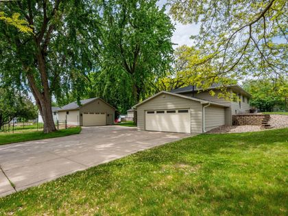 12715 27th Avenue N Plymouth, MN 55441