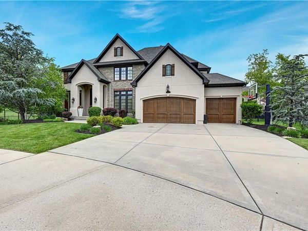 11204 W 165TH Street, Overland Park, KS 66062