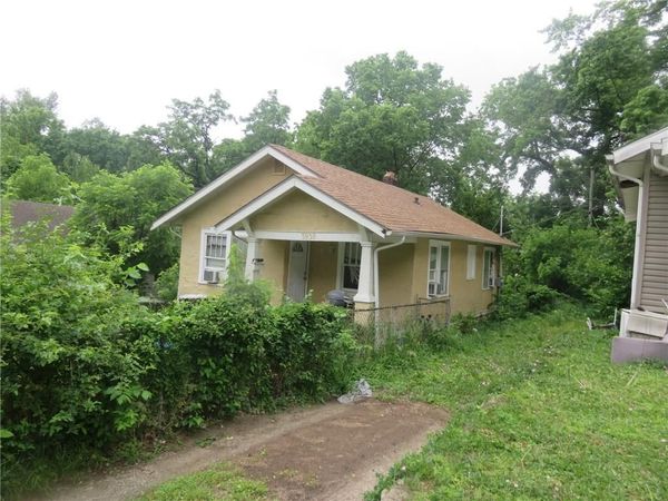 3938 Myrtle Avenue, Kansas City, MO 64130